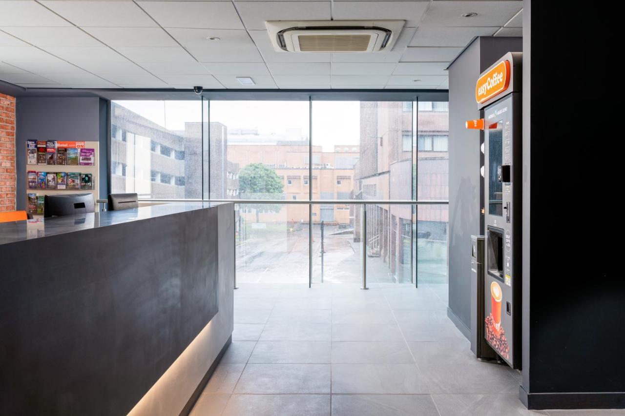 Easyhotel Glasgow City Exteriör bild